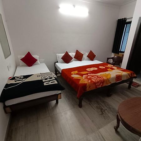 Hotel Shubham อุเดเปอร์ ภายนอก รูปภาพ