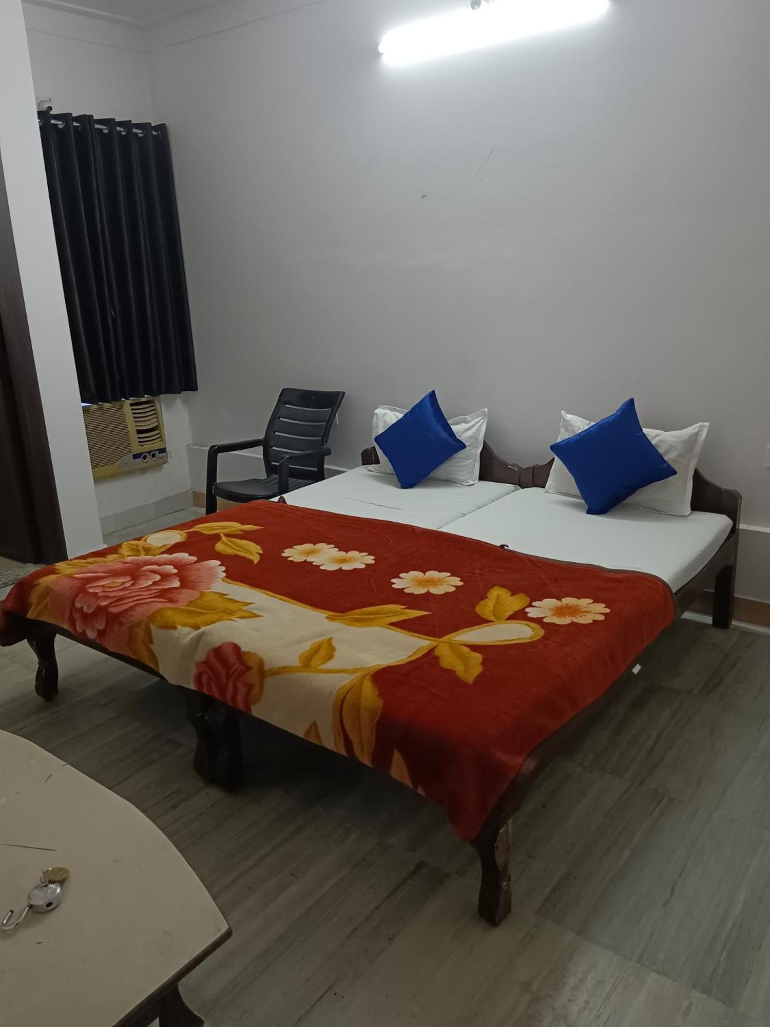 Hotel Shubham อุเดเปอร์ ภายนอก รูปภาพ