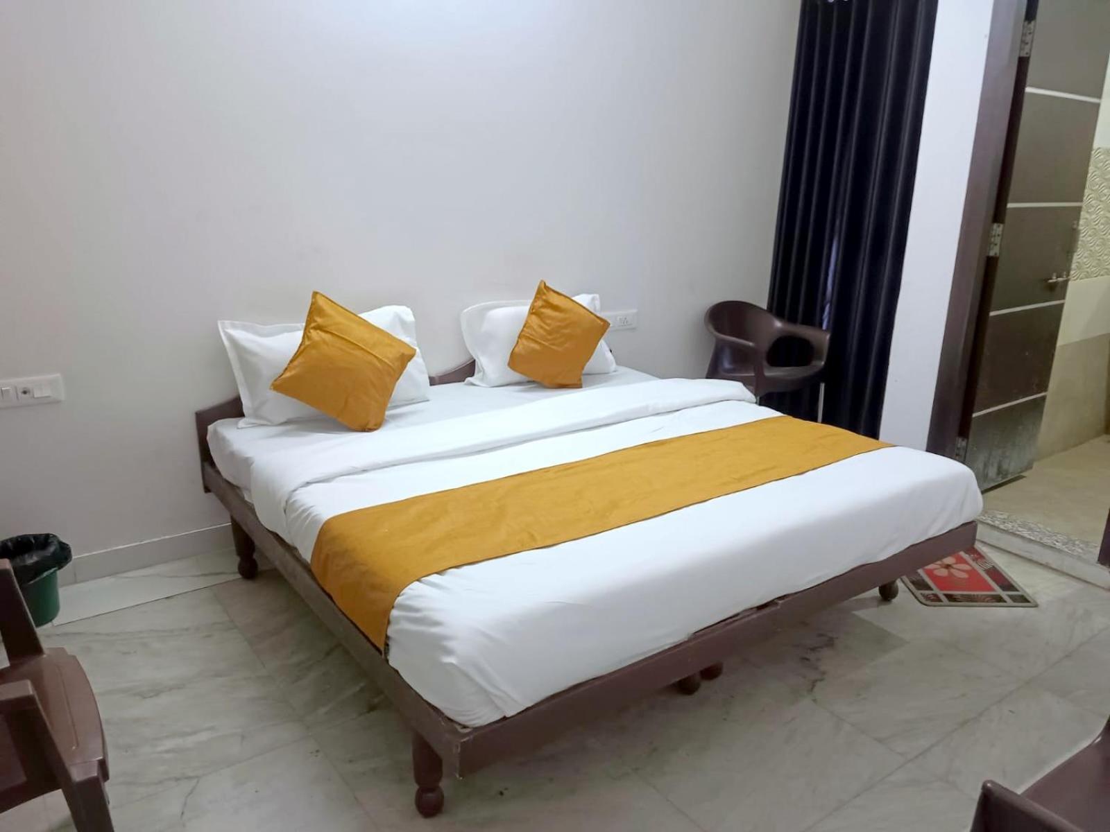 Hotel Shubham อุเดเปอร์ ภายนอก รูปภาพ
