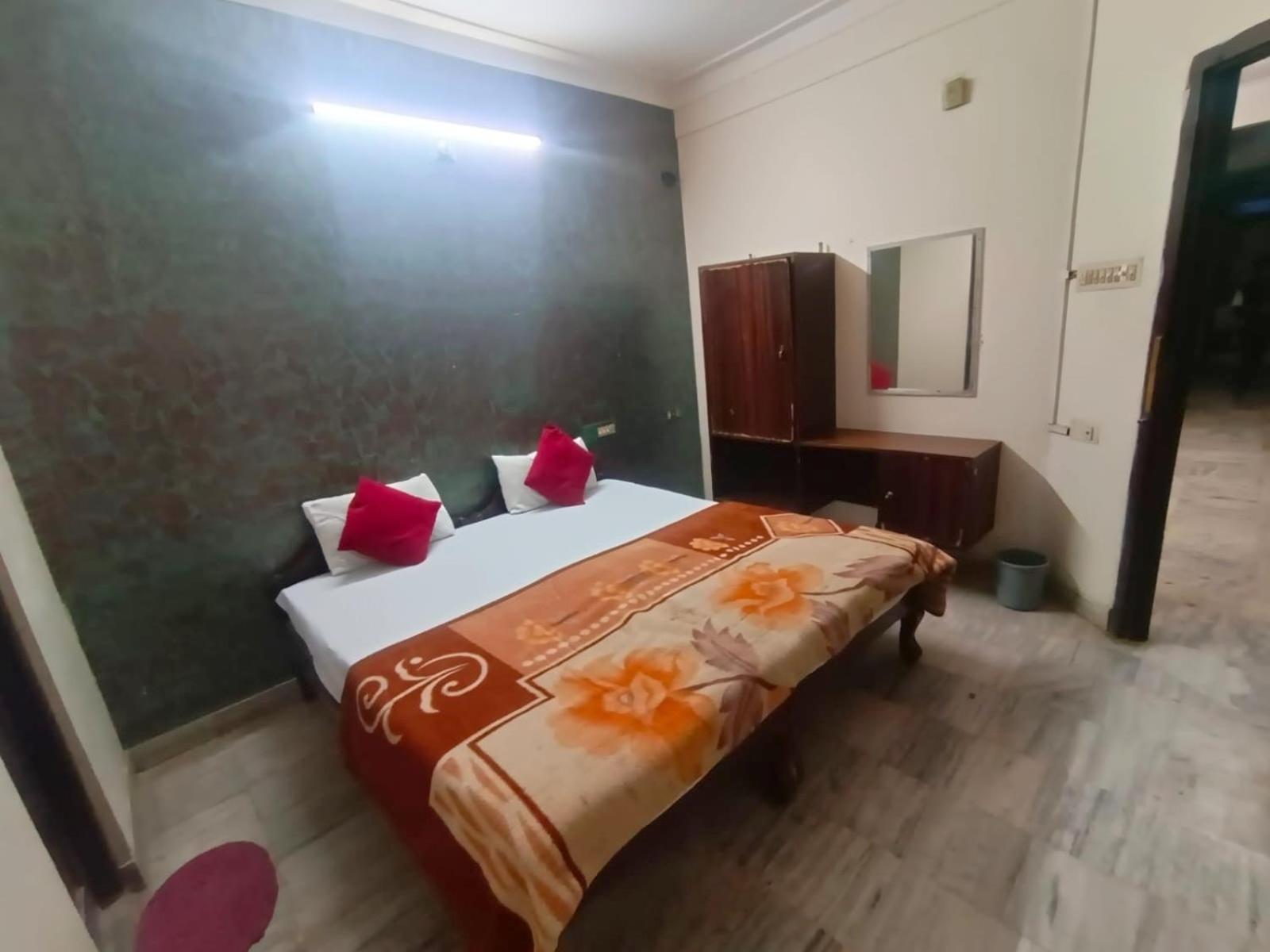 Hotel Shubham อุเดเปอร์ ภายนอก รูปภาพ